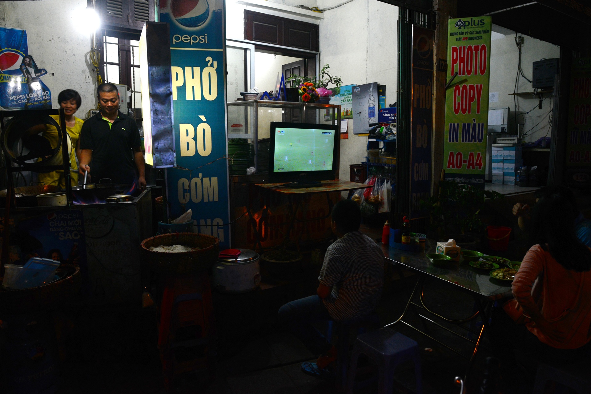 Nguoi ham mo Ha Noi an mung ban thang Cong Vinh anh 7