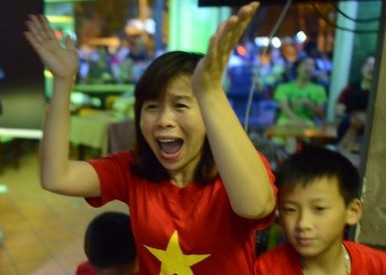 CDV Viet Nam vo oa niem vui sau ban thang cua Cong Vinh hinh anh