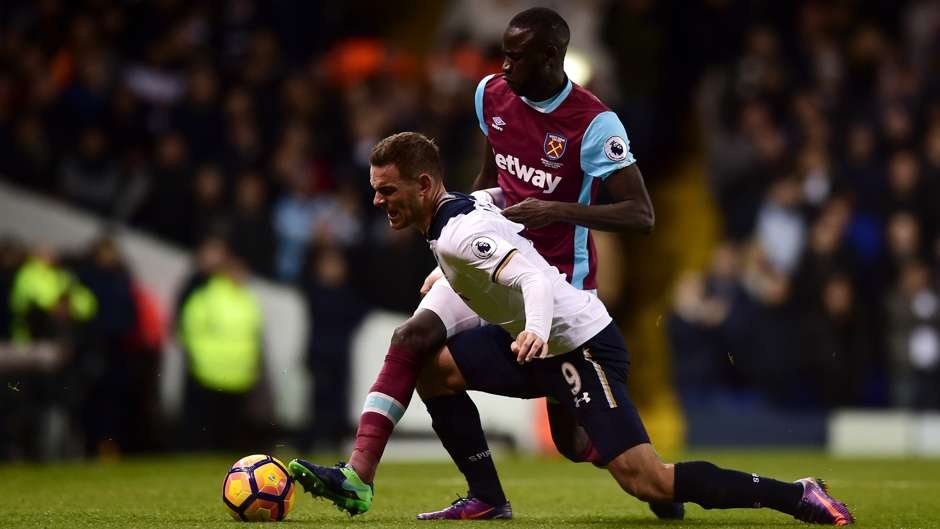 doi hinh te nhat vong 12 giai ngoai hang anh 12