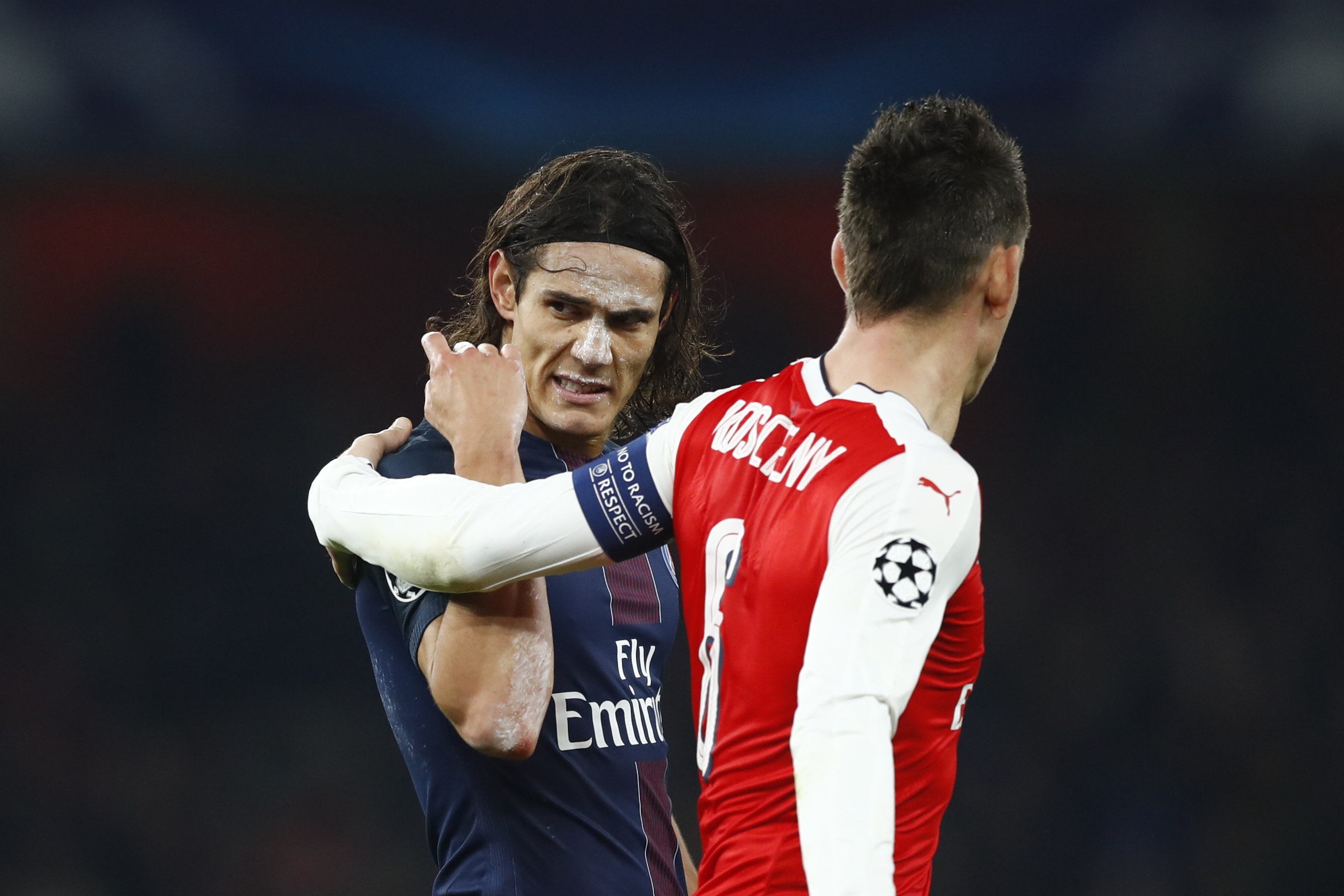 Arsenal hòa PSG 2-2 nhờ ăn vạ ảnh 11 Arsenal hoa PSG 2-2 nho an va anh 11