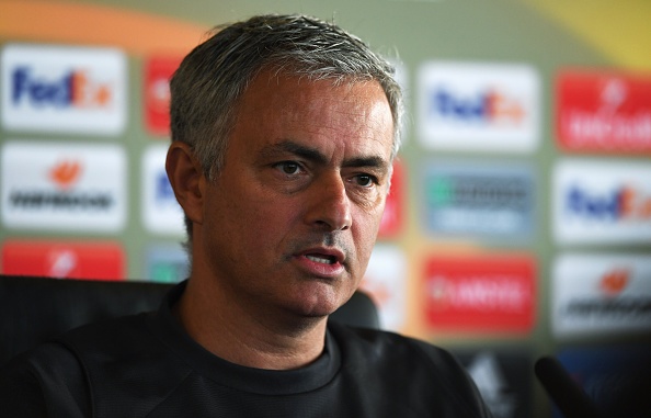 Ibrahimovic au yem Rooney tren san tap anh 9