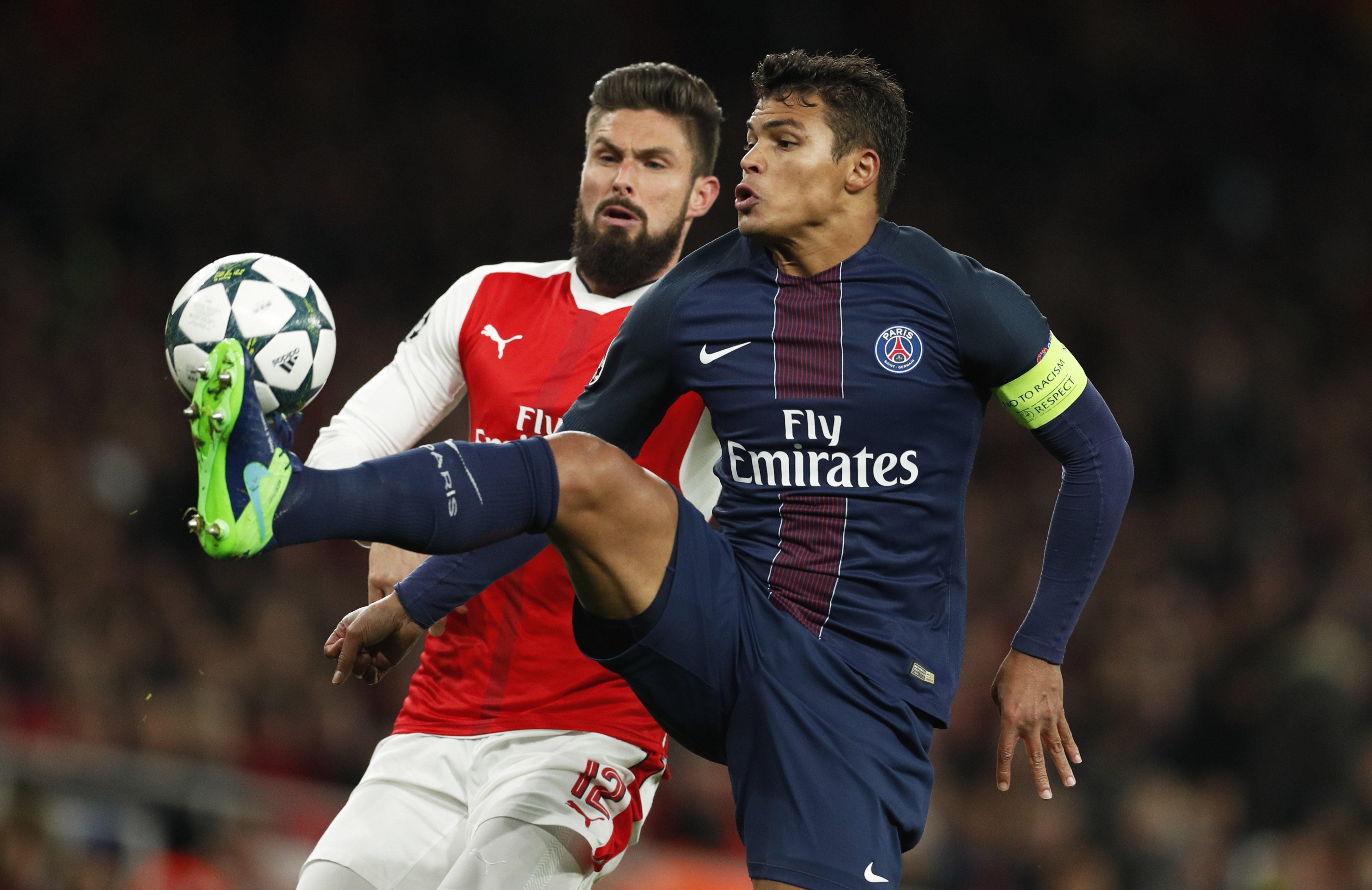 Arsenal hòa PSG 2-2 nhờ ăn vạ ảnh 1 Arsenal hoa PSG 2-2 nho an va anh 1