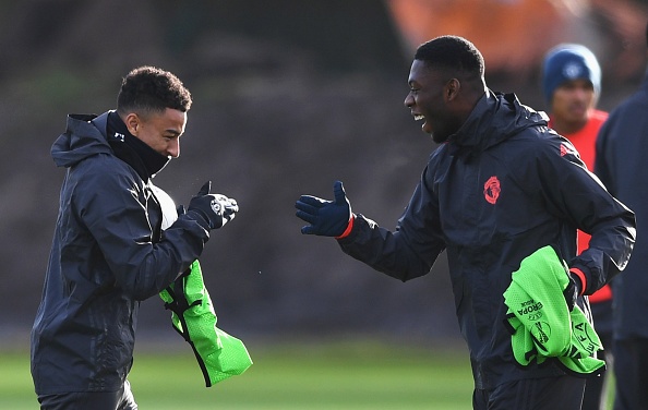 Ibrahimovic au yem Rooney tren san tap anh 7