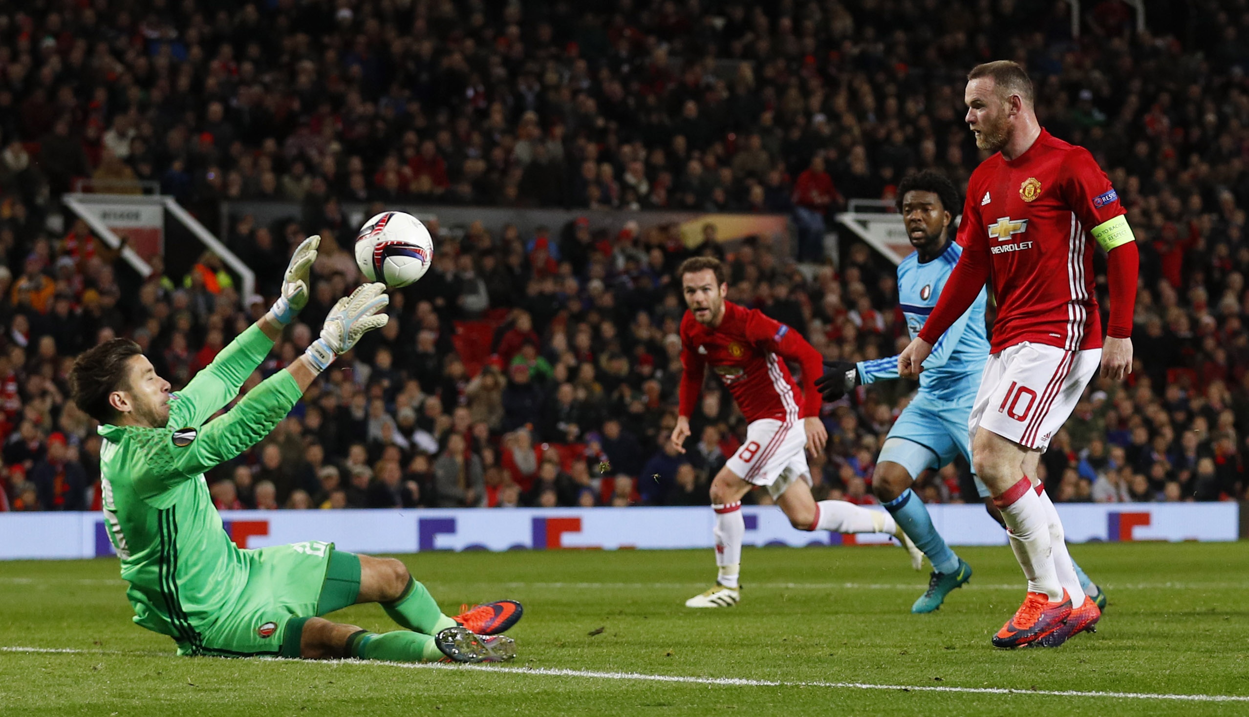 Rooney lap ky luc ghi ban cho MU anh 4