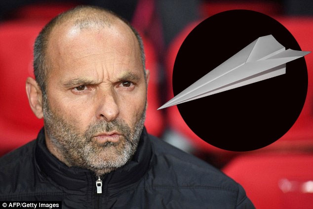 Huan luyen vien Ligue 1 an va lo lieu tren san hinh anh