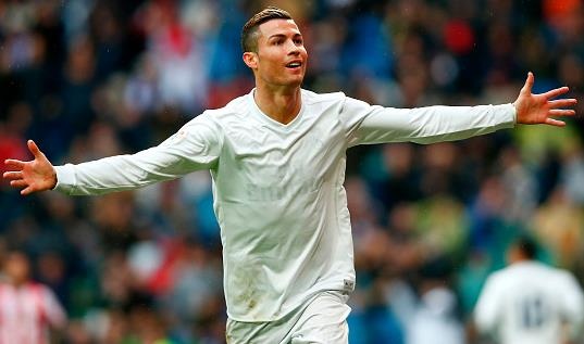 Them 13 ban nua, Ronaldo vi dai nhat lich su bong da chau Au hinh anh