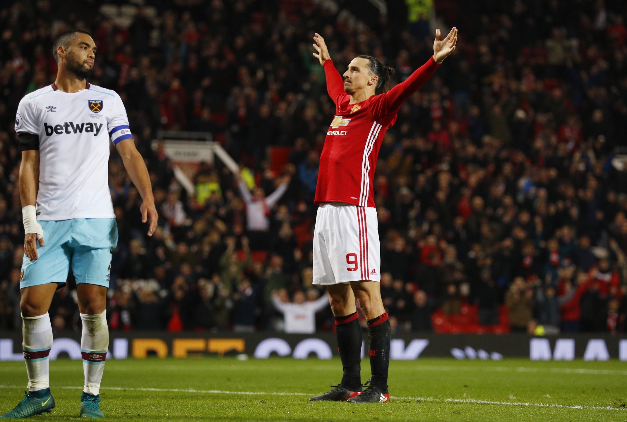 Thang West Ham,  MU vao ban ket cup lien doan anh 14