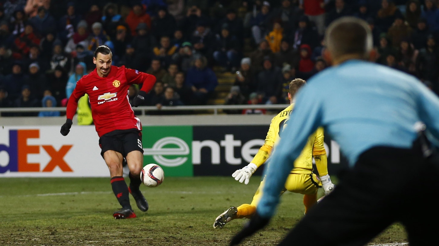 mkhitaryan ghi ban,  MU vuot qua vong bang cup C2 anh 9