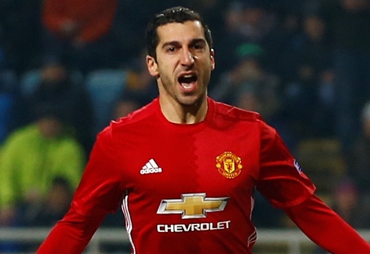 Mkhitaryan toa sang giup MU vuot qua vong bang Europa League hinh anh