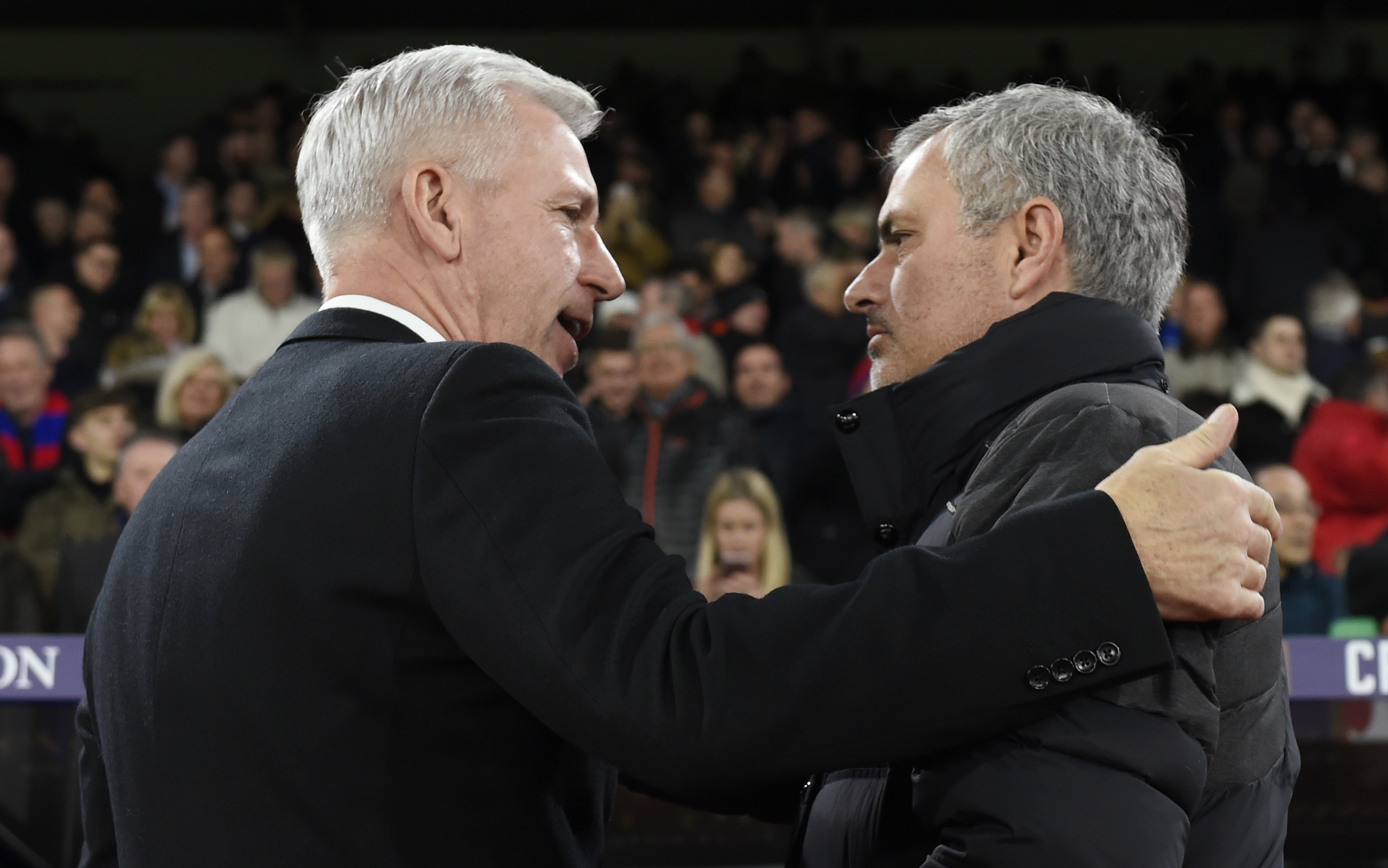 Ibra ghi ban giup MU thang Crystal Palace 2-1 anh 2