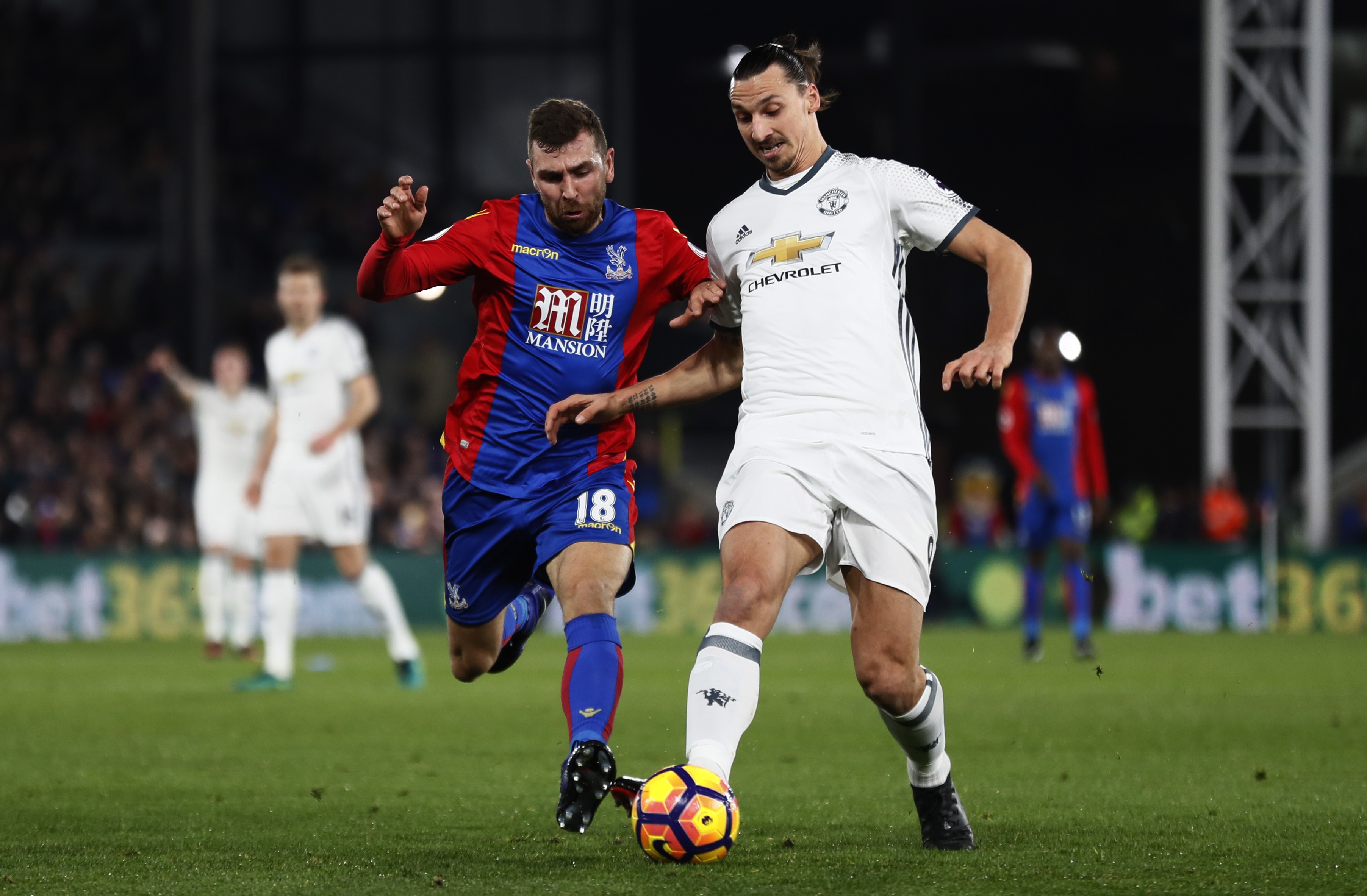 Ibra ghi ban giup MU thang Crystal Palace 2-1 anh 3