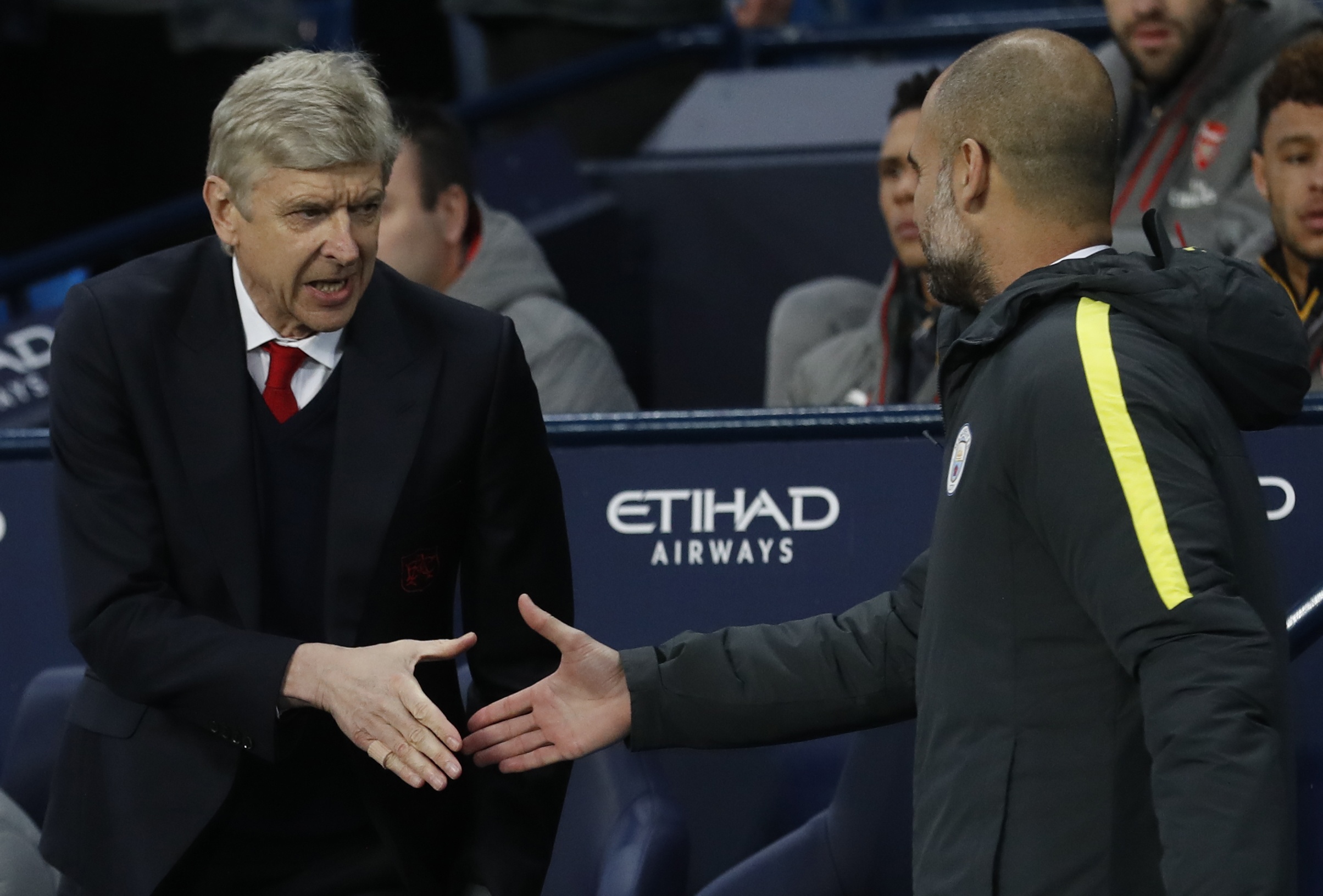 arsenal tut xuong thu tu sau tran thua man city anh 2