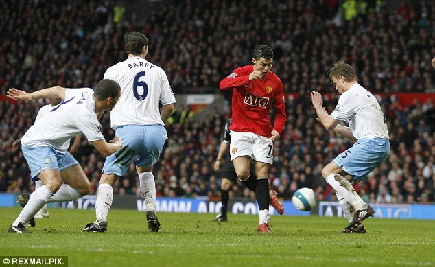 10 bàn thắng điên rồ nhất giải Ngoại hạng ảnh 10 10 ban thang dien ro nhat giai Ngoai hang anh 10