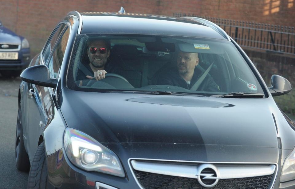 luong cao nhung klopp van di xe ca tang anh 2