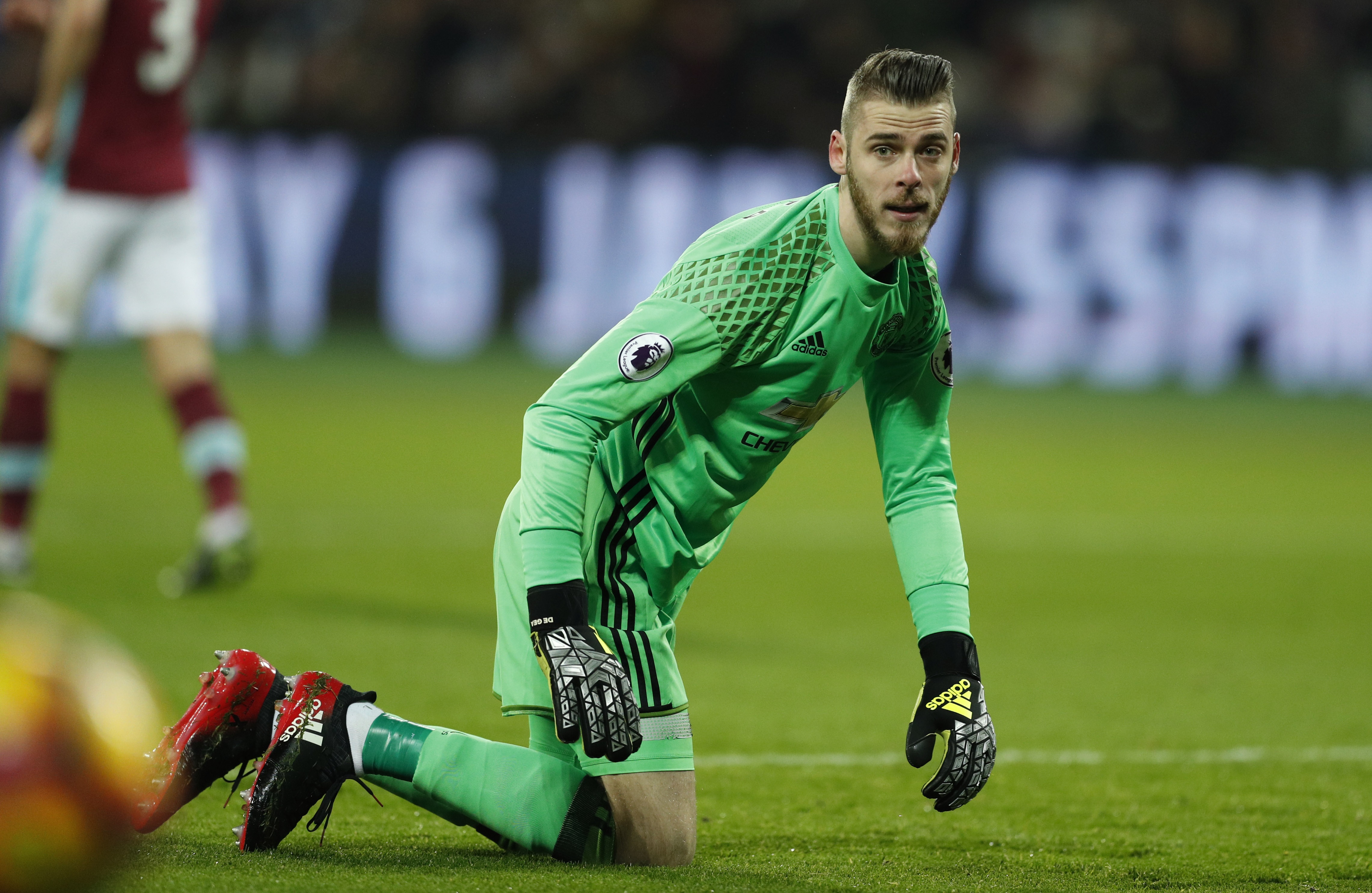 Mourinho om chat De Gea sau chien thang anh 8