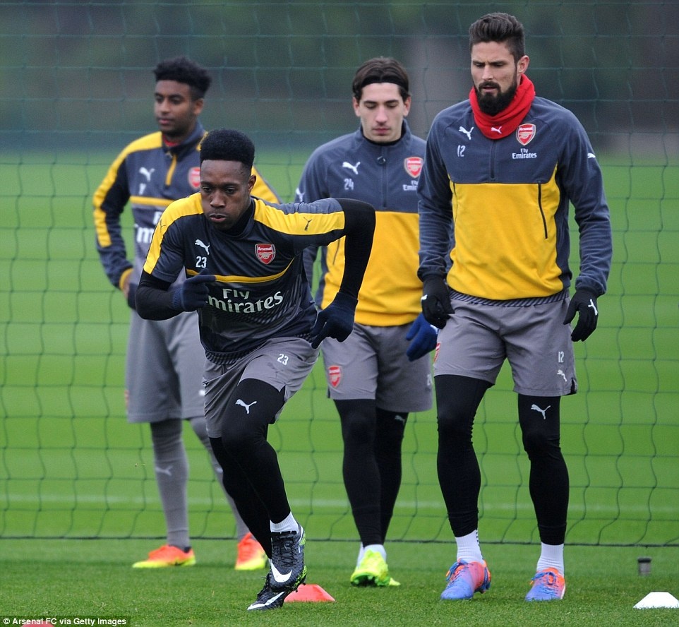 Arsenal mua máy bay mới ảnh 8 Arsenal mua may bay moi anh 8