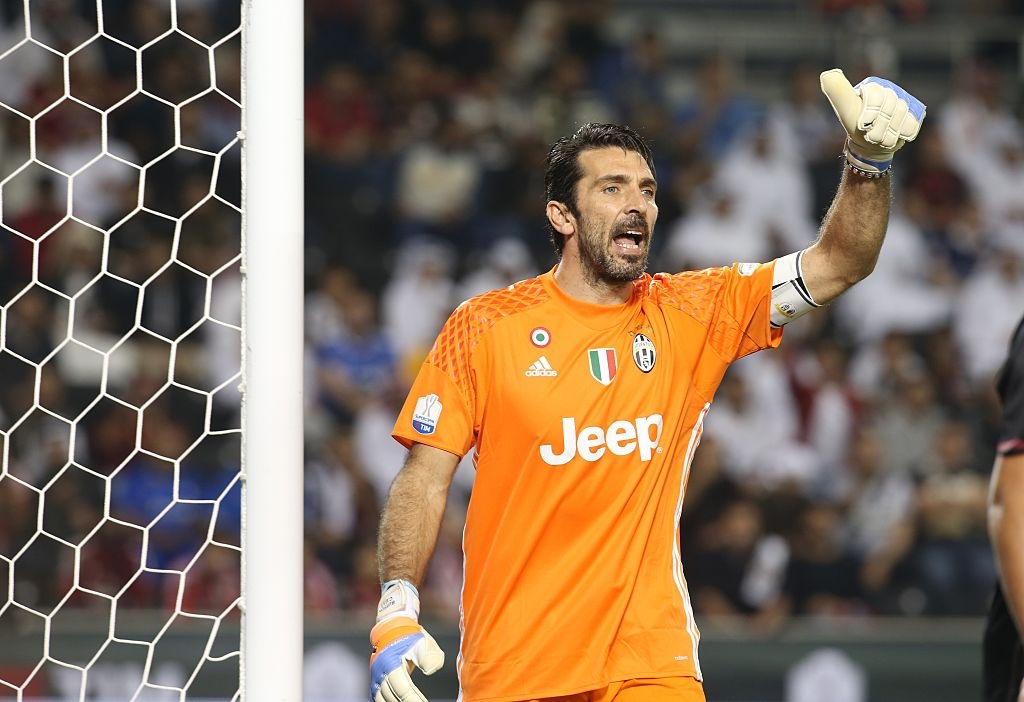 Ronaldo vao doi hinh tieu bieu UEFA anh 2