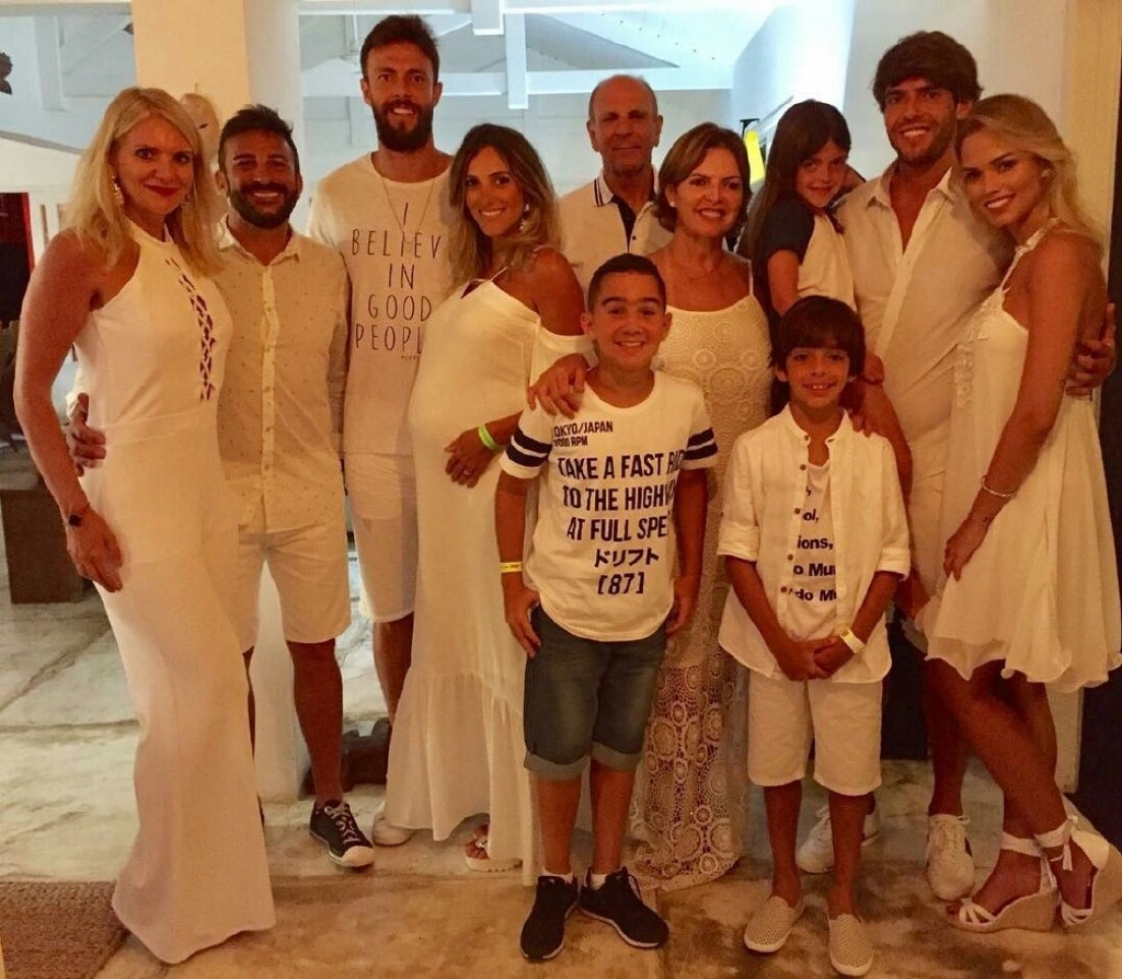 Khoanh khac ngot ngao cua Kaka va ban gai moi anh 6