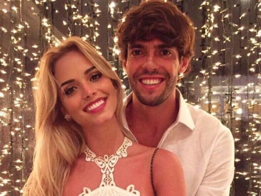 Kaka muon som di buoc nua cung ban gai moi hinh anh