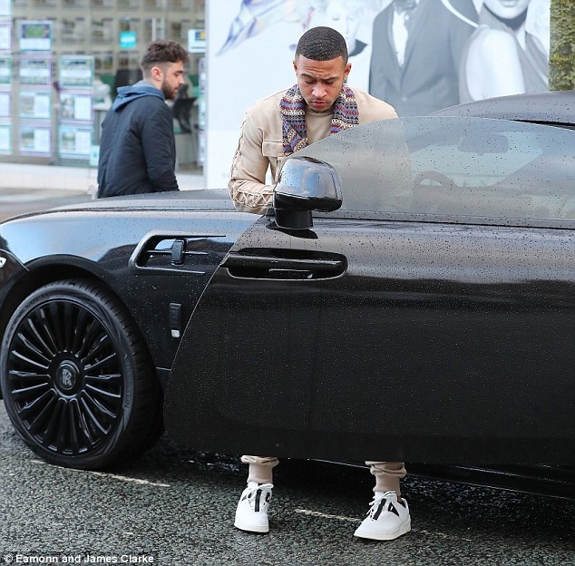 Depay lai Rolls Royce di choi voi ve mat cau co anh 2