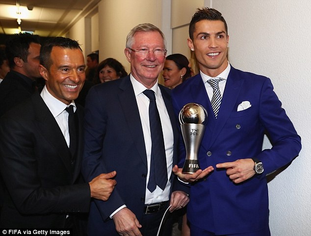 Sir Alex doi theo tung buoc di cua Ronaldo anh 2