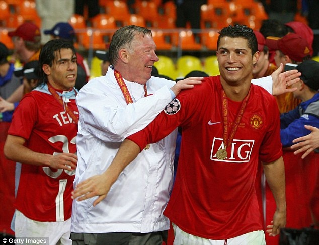 Sir Alex doi theo tung buoc di cua Ronaldo anh 5