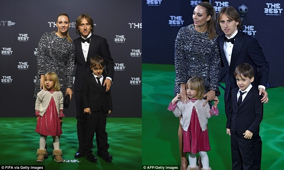 Bạn gái tháp tùng Ronaldo đến nhận giải ảnh 8 Ban gai thap tung Ronaldo den nhan giai anh 8