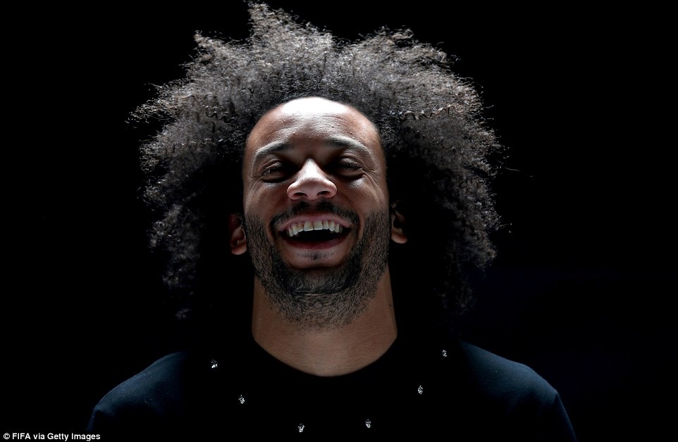 Ronaldo cuoi tinh quai vi biet se gianh giai anh 9