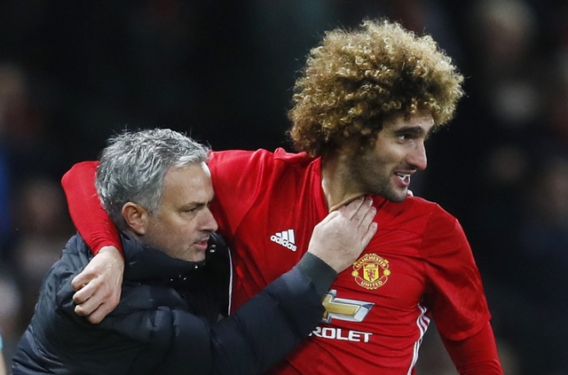 Fellaini giup MU dat mot chan vao chung ket League Cup hinh anh