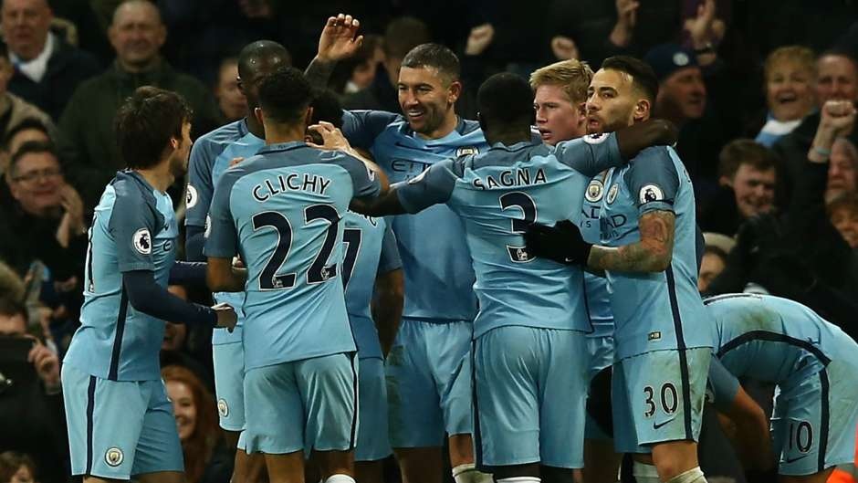 10 CLB so huu doi hinh dat gia nhat anh 7