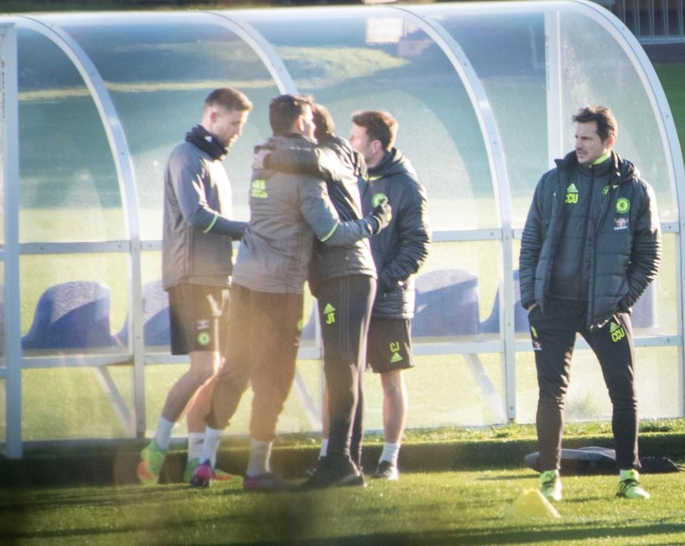 Costa tro lai tap luyen cung doi mot anh 1