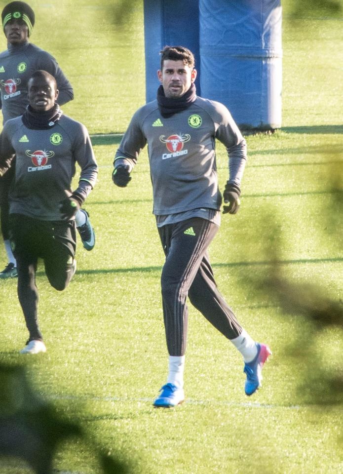 Costa tro lai tap luyen cung doi mot anh 8