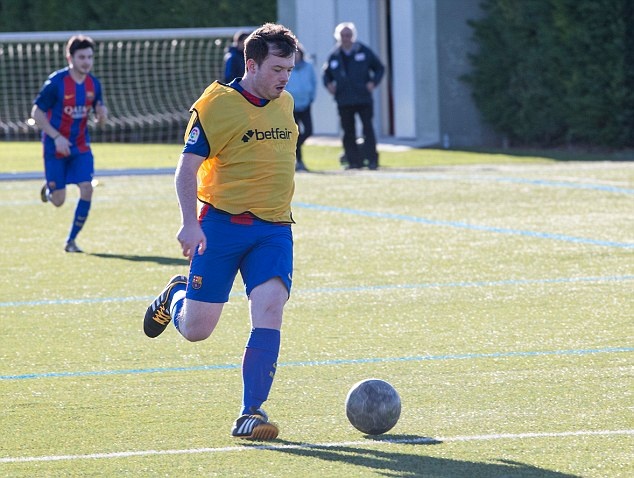 Rivaldo cải trang vào sân thi đấu ảnh 2 Rivaldo cai trang vao san thi dau anh 2