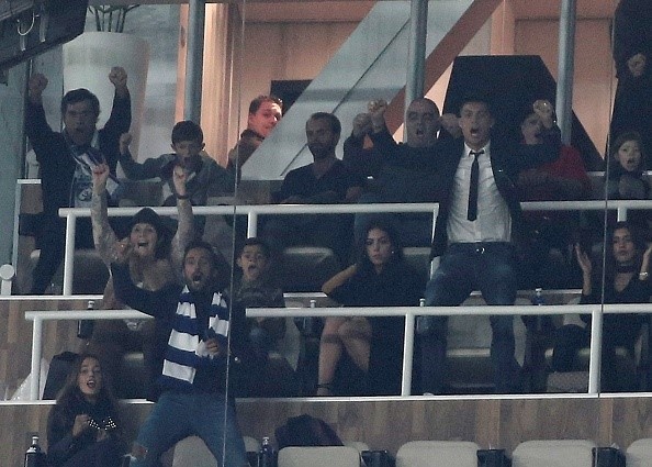 Bạn gái buồn rầu xem Ronaldo thua trận ảnh 5 Ban gai buon rau xem Ronaldo thua tran anh 5