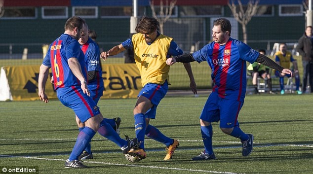 Rivaldo cải trang vào sân thi đấu ảnh 4 Rivaldo cai trang vao san thi dau anh 4