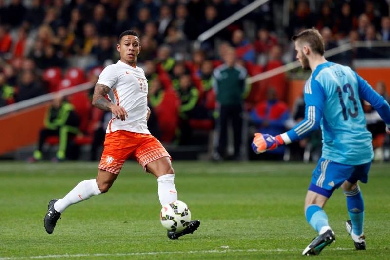 Depay to thai do chuyen nghiep voi CLB cu MU anh 9