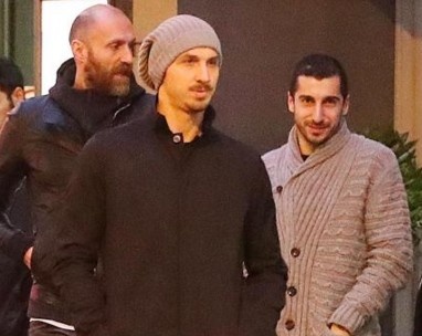 Ibrahimovic thanh thoi an toi cung Mkhitaryan hinh anh