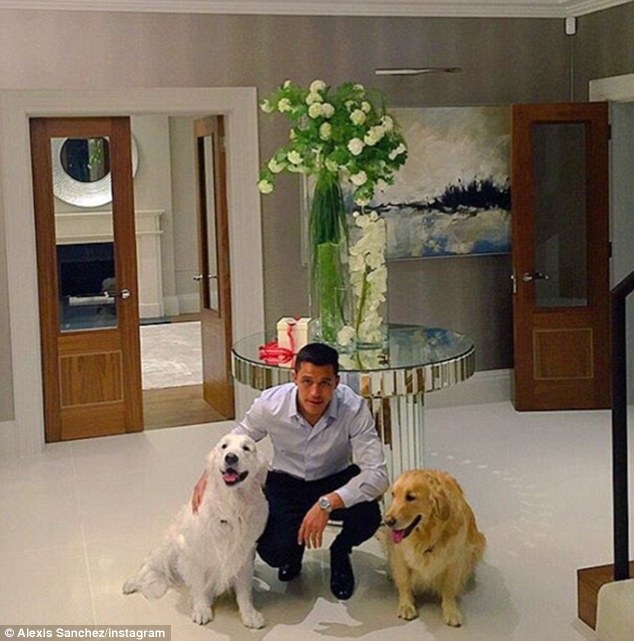 Arsenal dùng chiêu độc để giữ chân Sanchez ảnh 3 Arsenal dung chieu doc de giu chan Sanchez anh 3