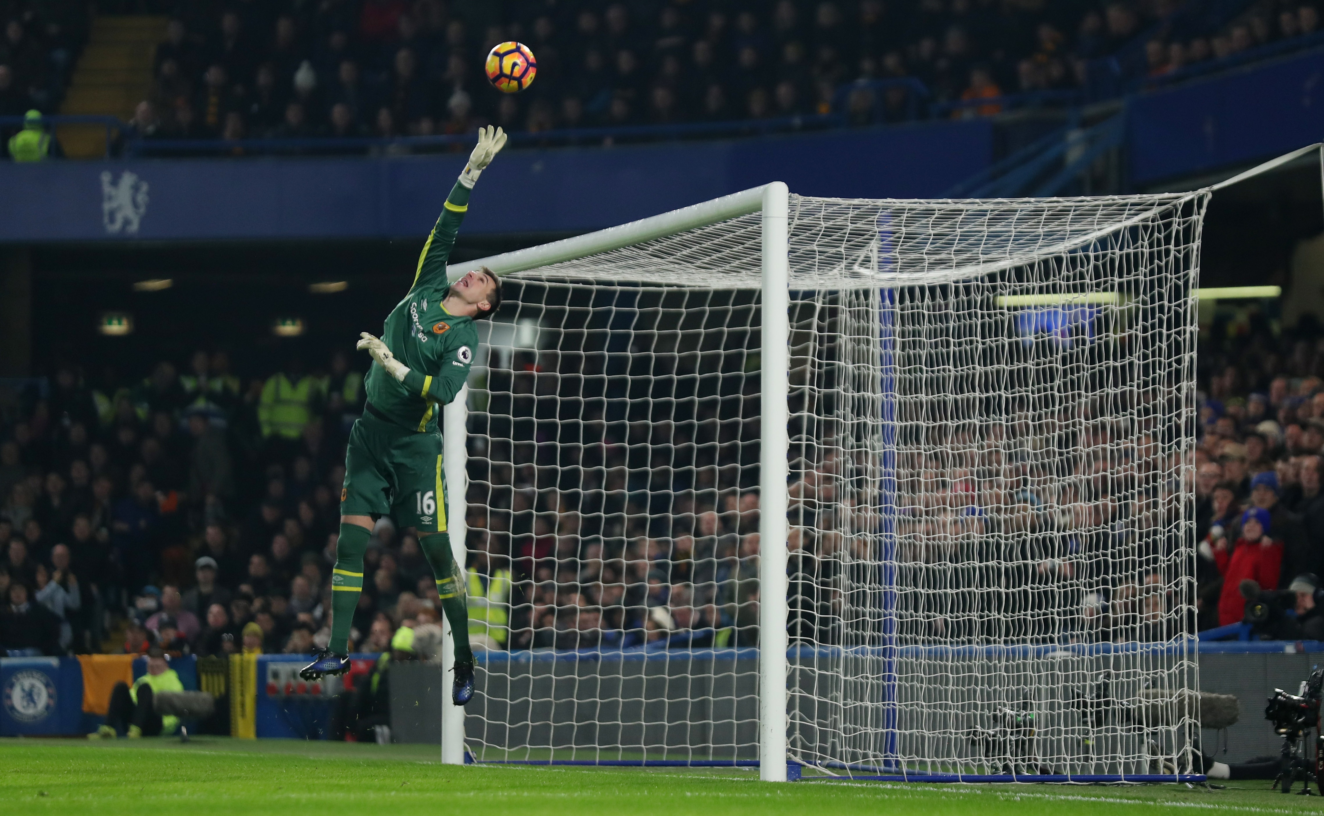 Costa ghi ban giup Chelsea xay chac ngoi dau anh 4