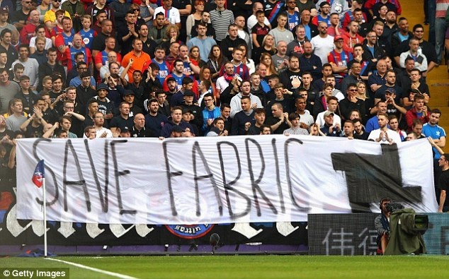 trò hề CĐV thông qua những tấm banner ảnh 5 tro he CDV thong qua nhung tam banner anh 5