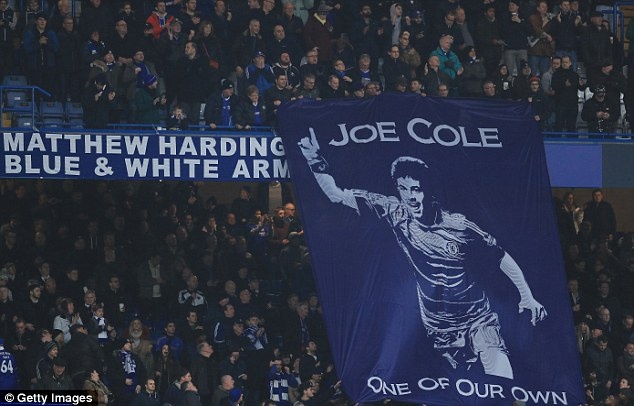 trò hề CĐV thông qua những tấm banner ảnh 7 tro he CDV thong qua nhung tam banner anh 7