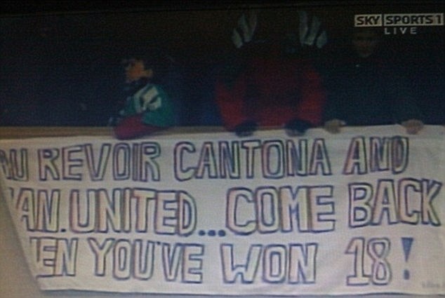 trò hề CĐV thông qua những tấm banner ảnh 8 tro he CDV thong qua nhung tam banner anh 8