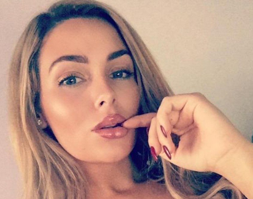 Fan tra phi de xem anh kheu goi cua bo moi Martial hinh anh