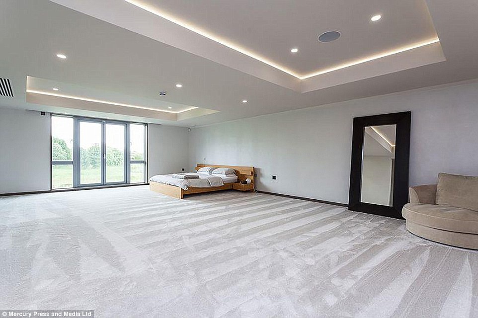 Raheem Sterling tau biet thu 3, 1 trieu bang anh 3