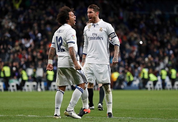 Ronaldo cùng đồng đội chơi bóng ném ảnh 7 Ronaldo cung dong doi choi bong nem anh 7