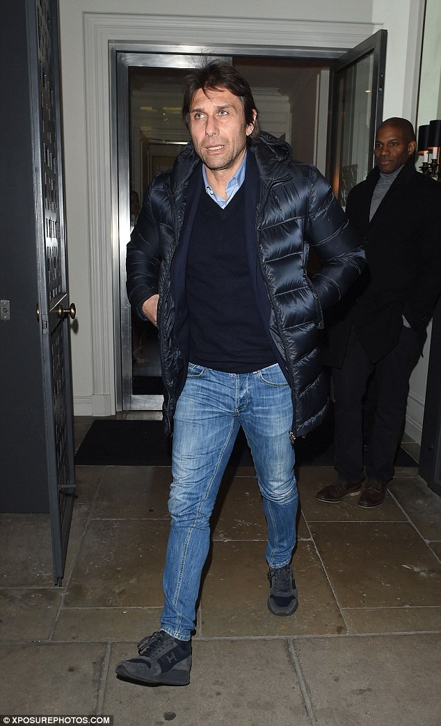 Conte dẫn học trò đi ăn sau chuỗi trận ấn tượng ảnh 1 Conte dan hoc tro di an sau chuoi tran an tuong anh 1