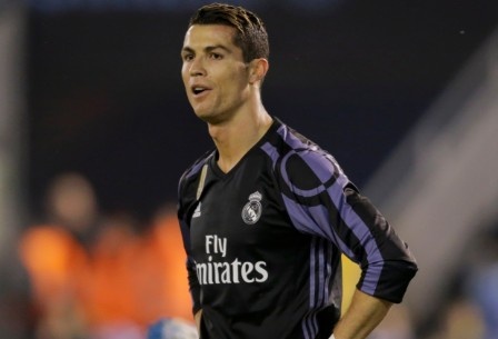 Ronaldo lap sieu pham, Real van bi loai o tu ket Cup nha vua hinh anh