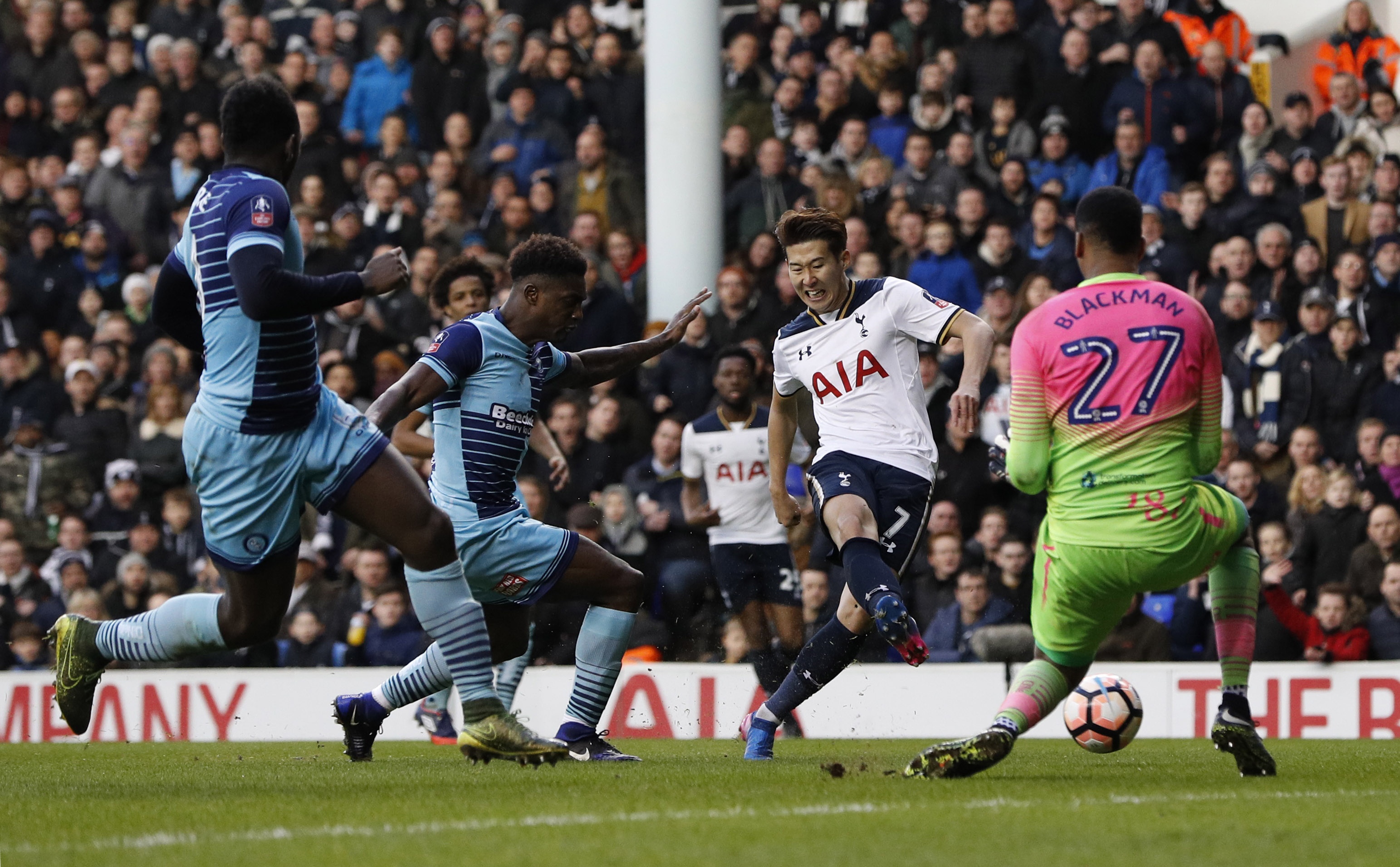 Tottenham loi nguoc dong truoc CLB hang tu anh 7