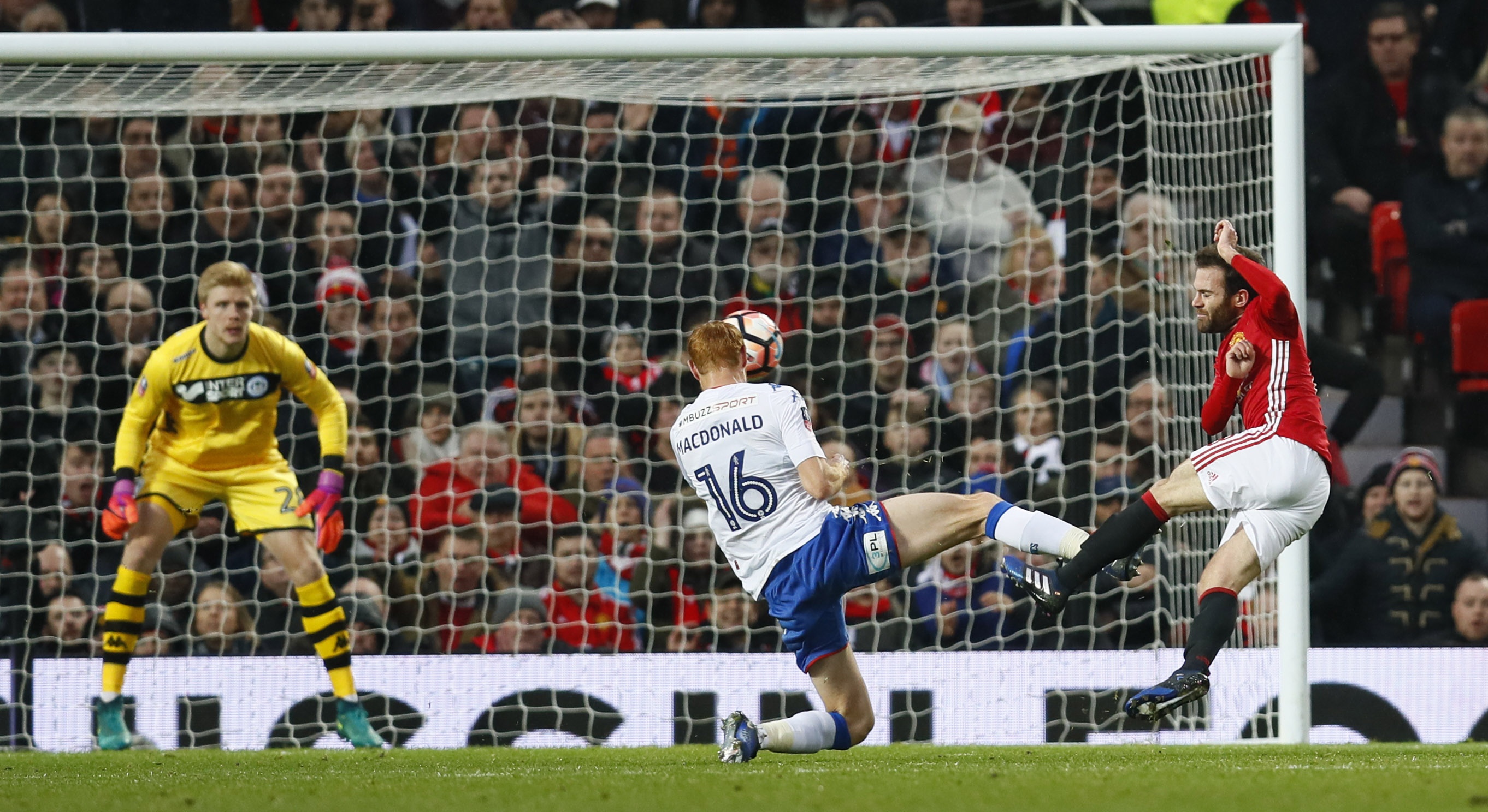 Ghe du bi toa sang dua MU vao vong 5 FA Cup anh 5