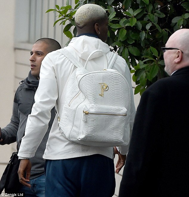 Pogba lại làm người hâm mộ lo sốt vó ảnh 2 Pogba lai lam nguoi ham mo lo sot vo anh 2